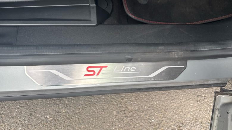 Ford Puma 1.0 EcoBoost Hybrid mHEV ST-Line X First Ed 5dr Petrol Hatchback